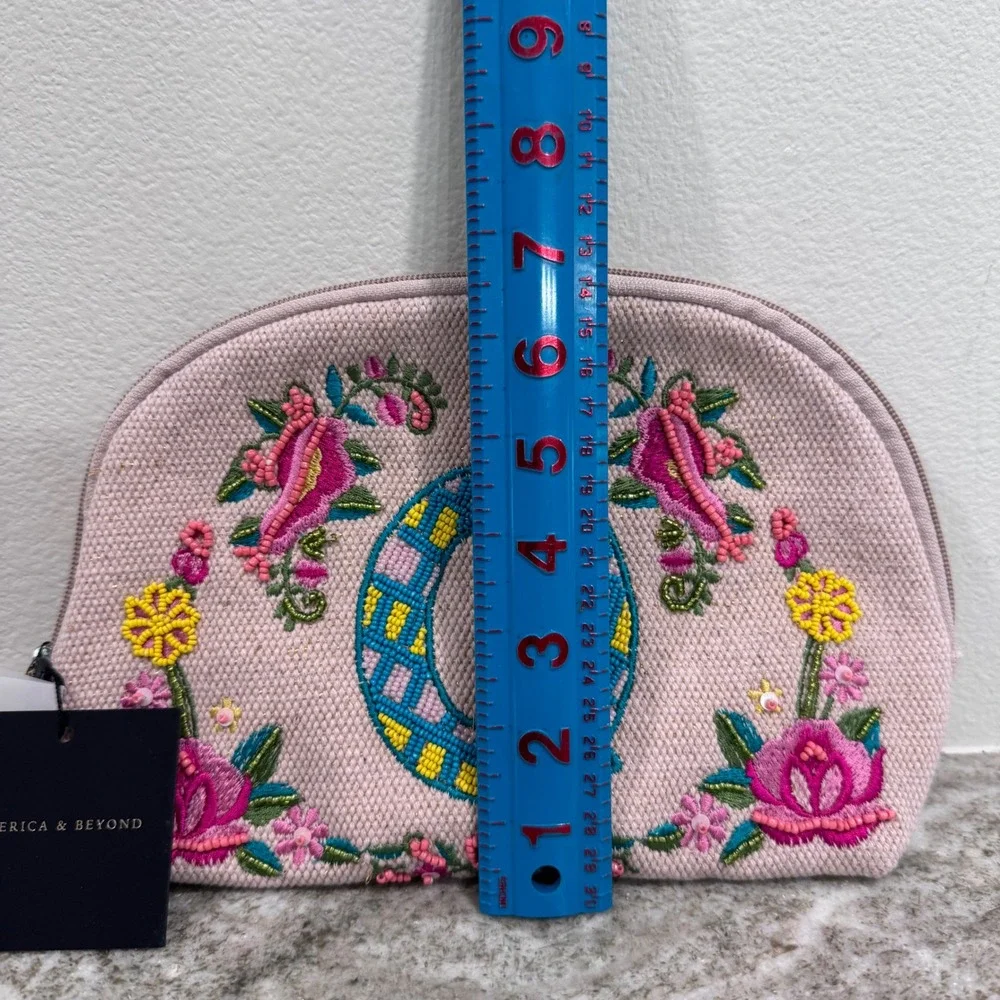 America & Beyond Beaded Initial Q Floral Makeup Bag Pink Woven Cosmetic Pouch